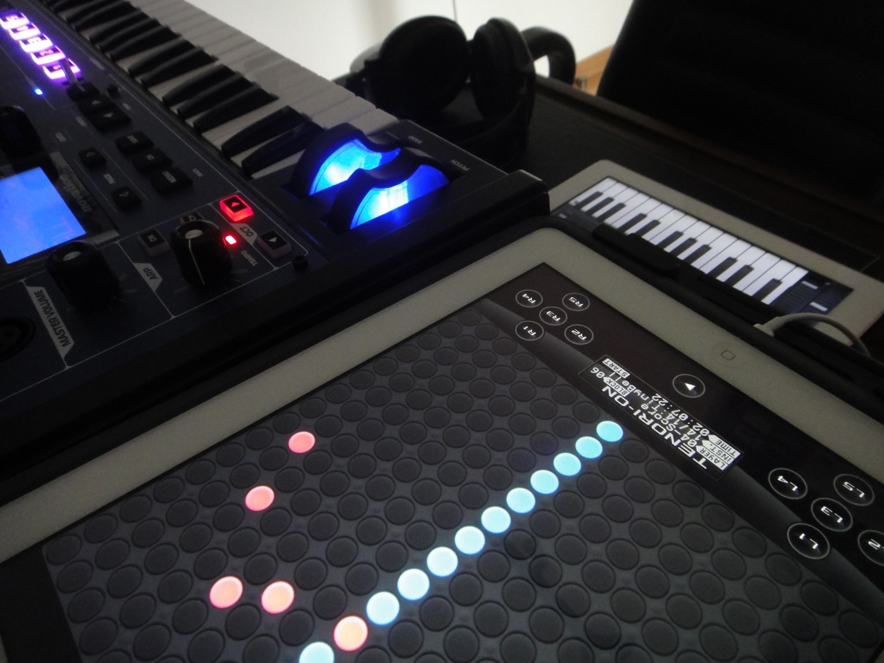 TNR-i, Novation Mininova e sunrizer