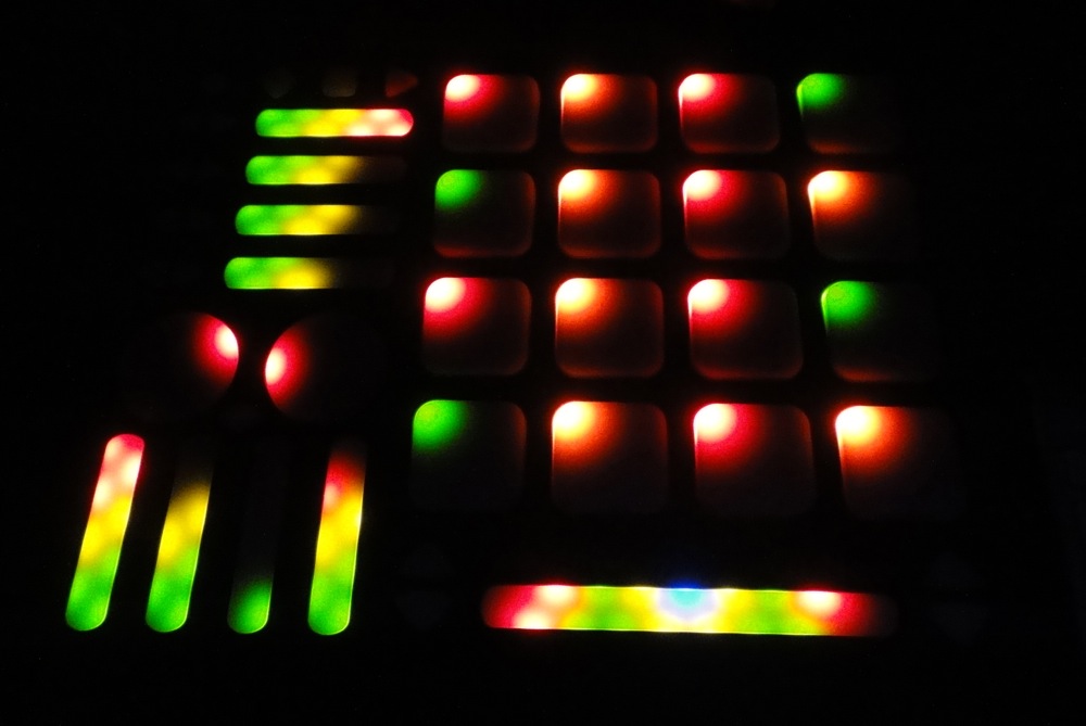 controlador quneo in the dark quneo in the dark