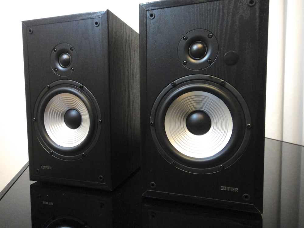 Edifier R2600