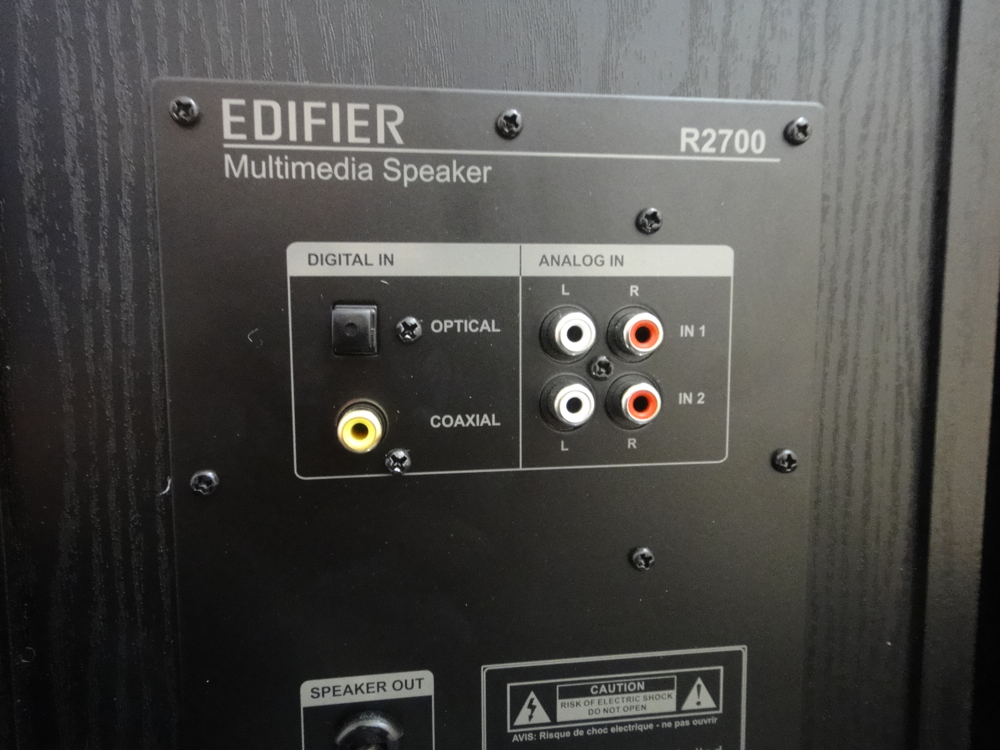 Edifier R2700 controles laterais