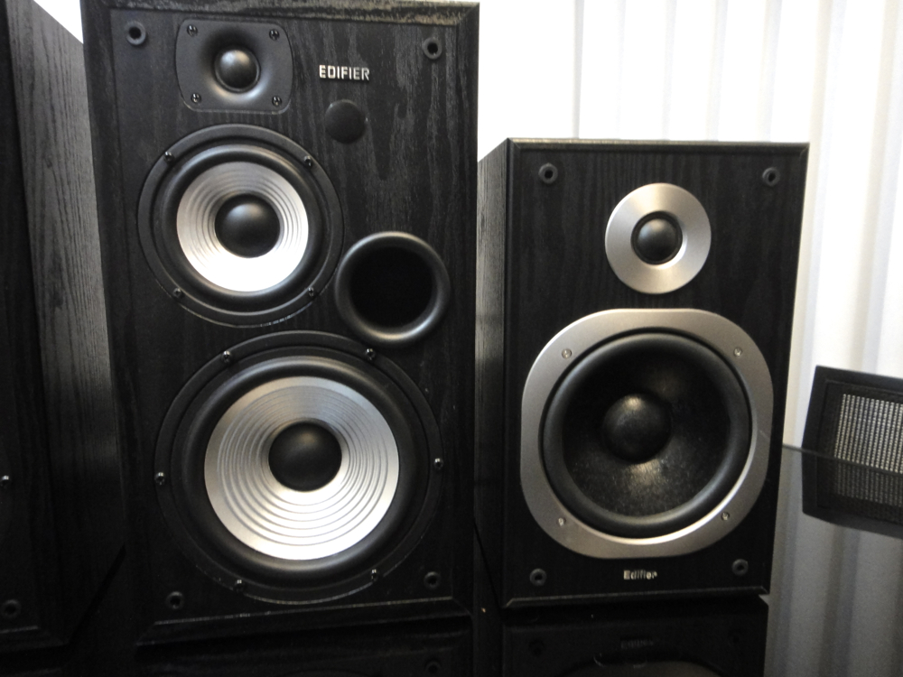 Edifier R2700 x R2000T