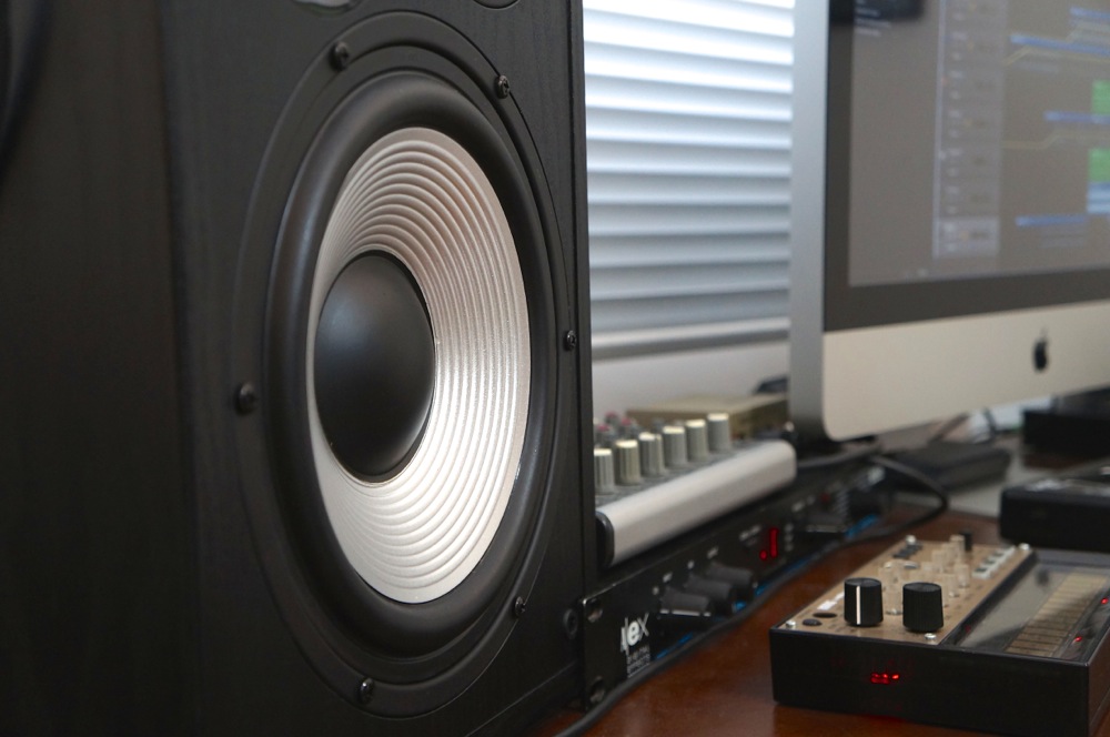 edifier_studio8_15 Imagem histórica · Edifier Studio 8 (R2800): novos monitores de áudio trazem ainda mais potência (review)