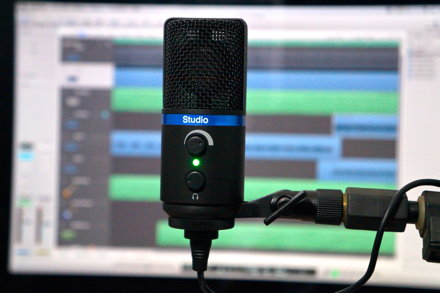 irigmicstudioIK01 Imagem histórica · iRig Mic Studio: review do microfone condensador USB compacto da IK Multimedia