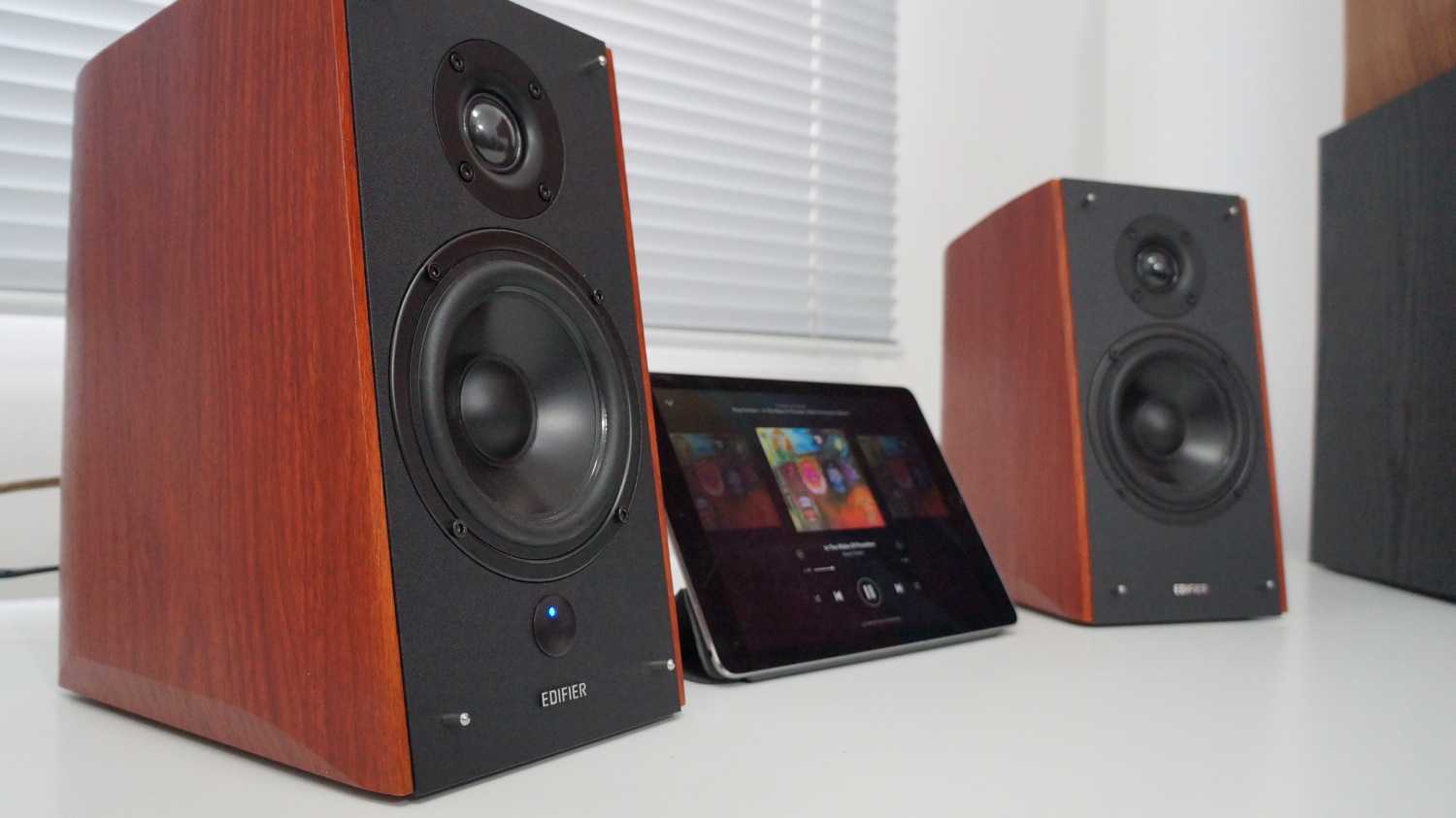 Imagem histórica · Review Novas Caixas de Som Edifier R1900TV, R2000DB, R2730DB e S1000DB