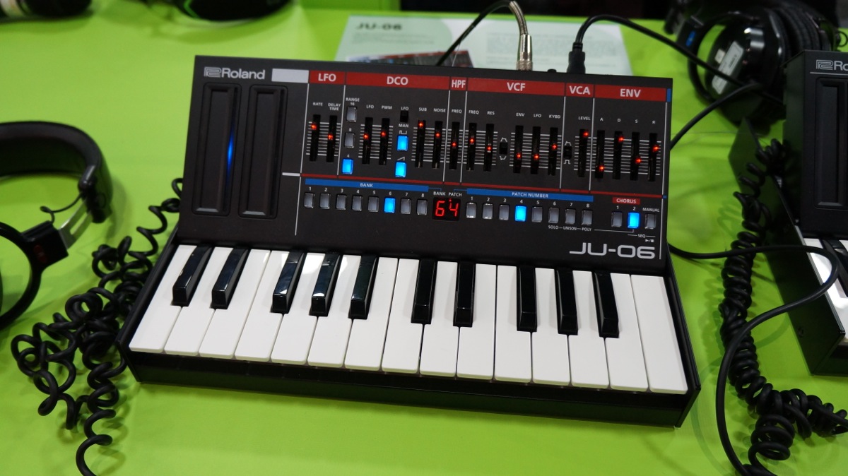 JU-06 Imagem histórica · Destaques da Expomusic 2016: música móvel e sintetizadores