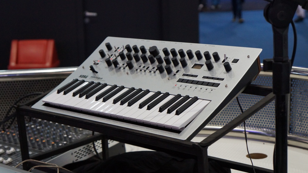 Korg Minilogue Imagem histórica · Destaques da Expomusic 2016: música móvel e sintetizadores