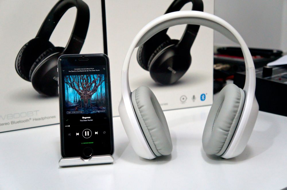 Imagem histórica · Edifier W800BT: fones Bluetooth que oferecem até 35 horas de música em uma carga