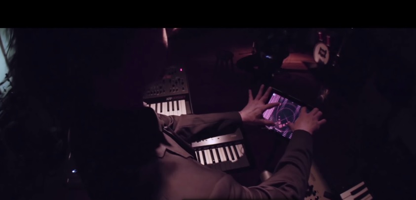 Remove Silence com iPads em performance histórica