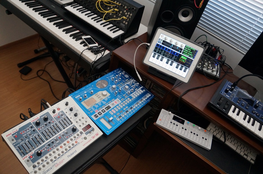 DSC03613 Imagem histórica · Tocando com o iPad: música usando o mellotron M3000 HD, Korg Electribe, SH-32, OP-1 e Korg MS-20 mini